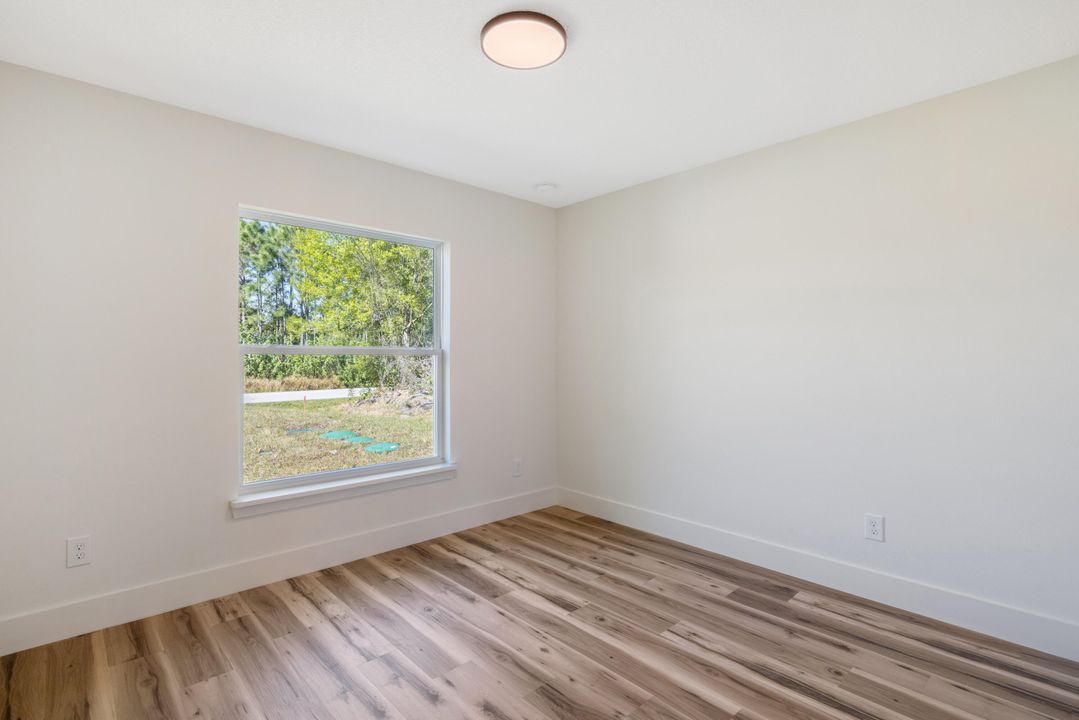 Activo con contrato: $2,400 (3 camas, 2 baños, 1805 Pies cuadrados)