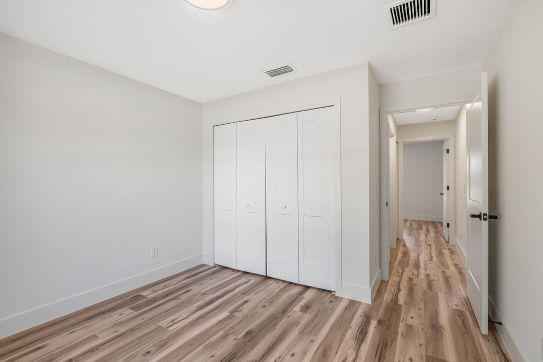 Activo con contrato: $2,400 (3 camas, 2 baños, 1805 Pies cuadrados)