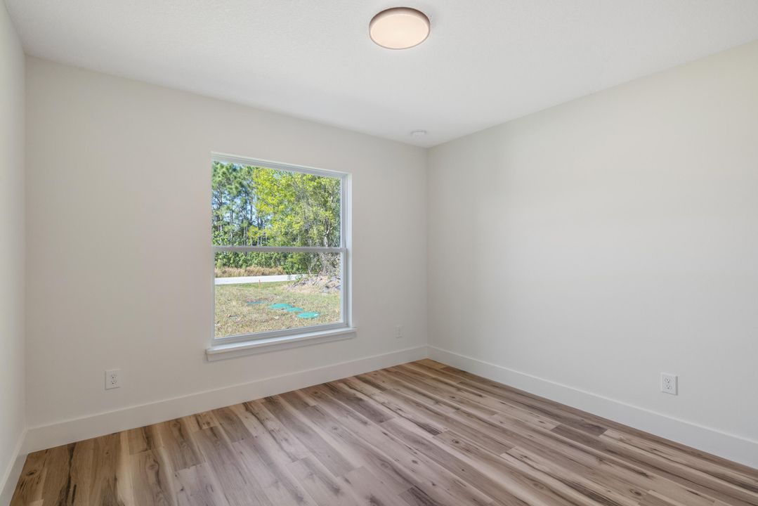 Activo con contrato: $2,400 (3 camas, 2 baños, 1805 Pies cuadrados)