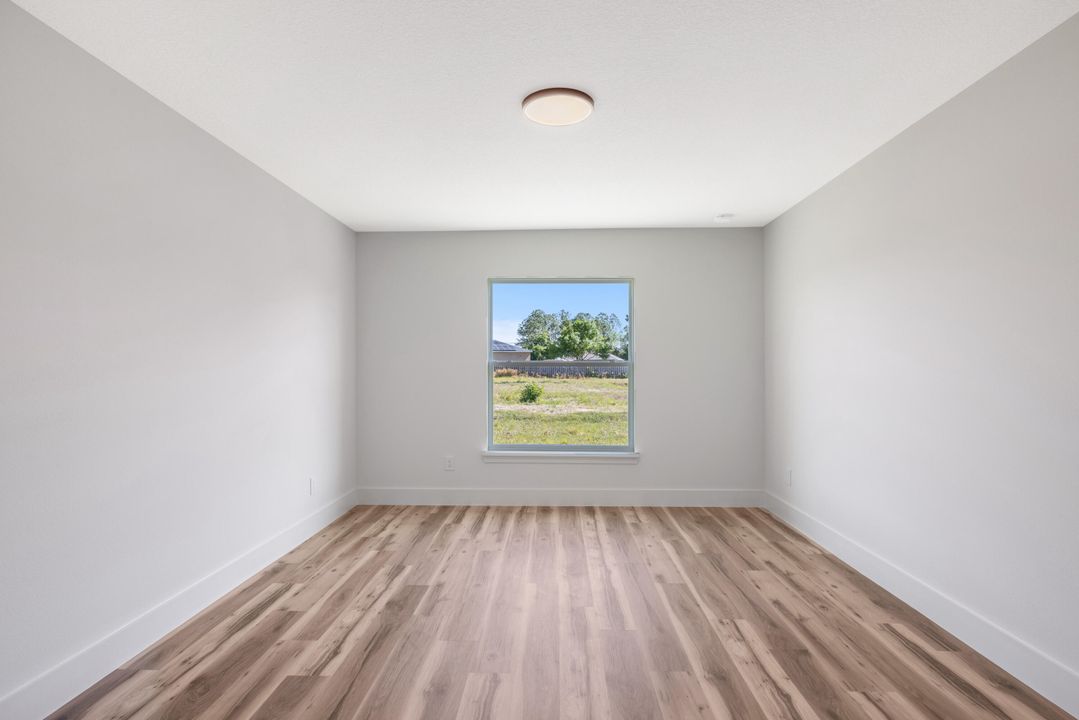 Activo con contrato: $2,400 (3 camas, 2 baños, 1805 Pies cuadrados)