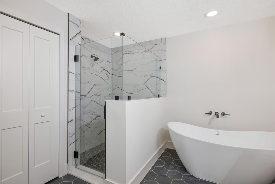 Activo con contrato: $2,400 (3 camas, 2 baños, 1805 Pies cuadrados)