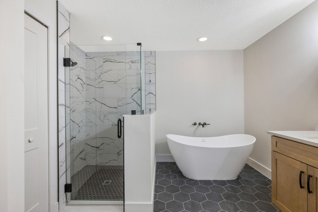 Activo con contrato: $2,400 (3 camas, 2 baños, 1805 Pies cuadrados)