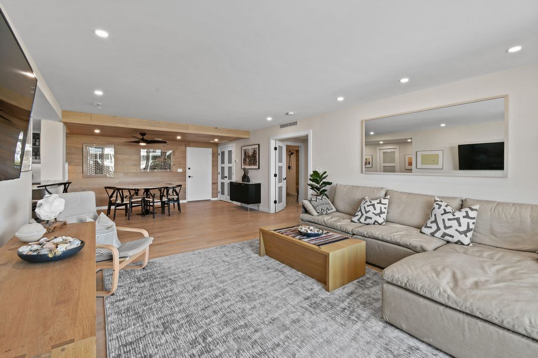 For Sale: $1,395,000 (2 beds, 2 baths, 1559 Square Feet)