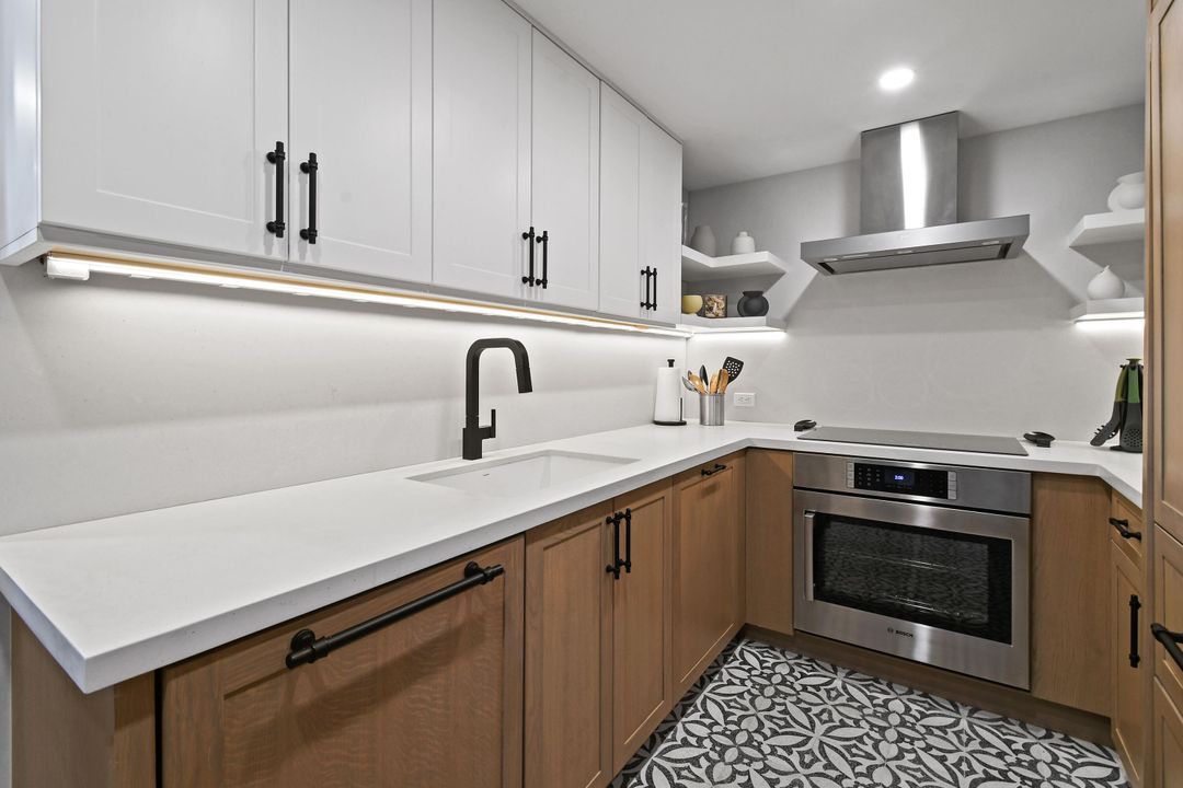 For Sale: $1,395,000 (2 beds, 2 baths, 1559 Square Feet)