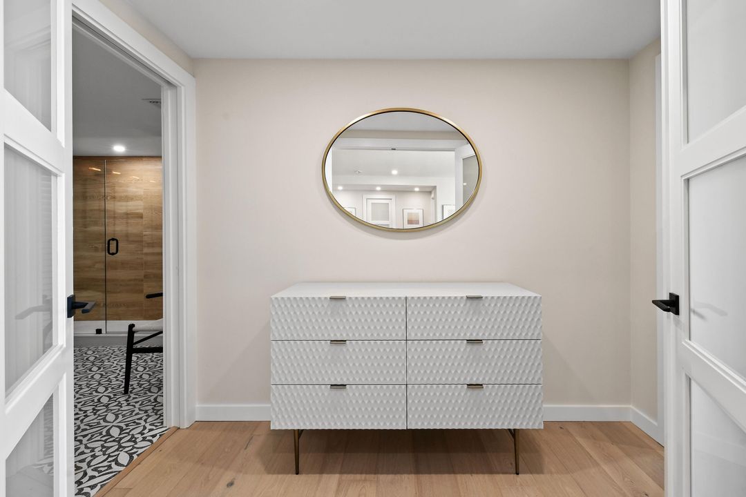 For Sale: $1,395,000 (2 beds, 2 baths, 1559 Square Feet)