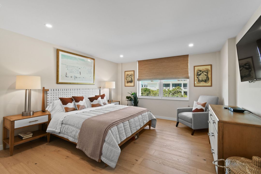 For Sale: $1,395,000 (2 beds, 2 baths, 1559 Square Feet)