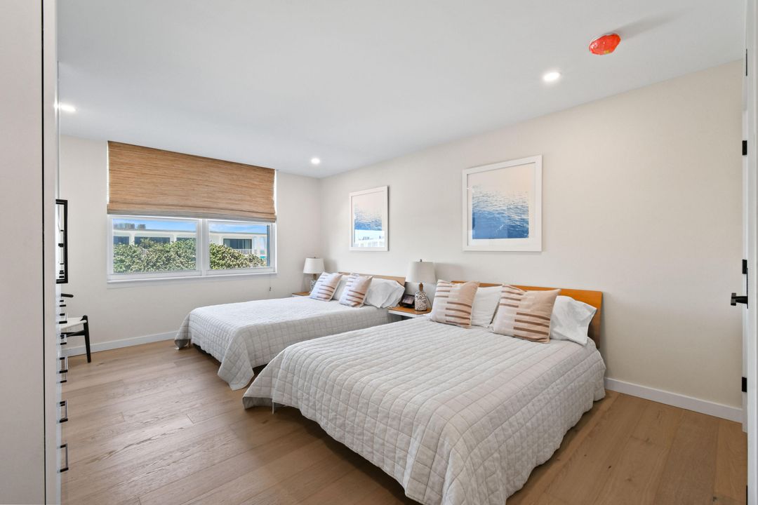 For Sale: $1,395,000 (2 beds, 2 baths, 1559 Square Feet)