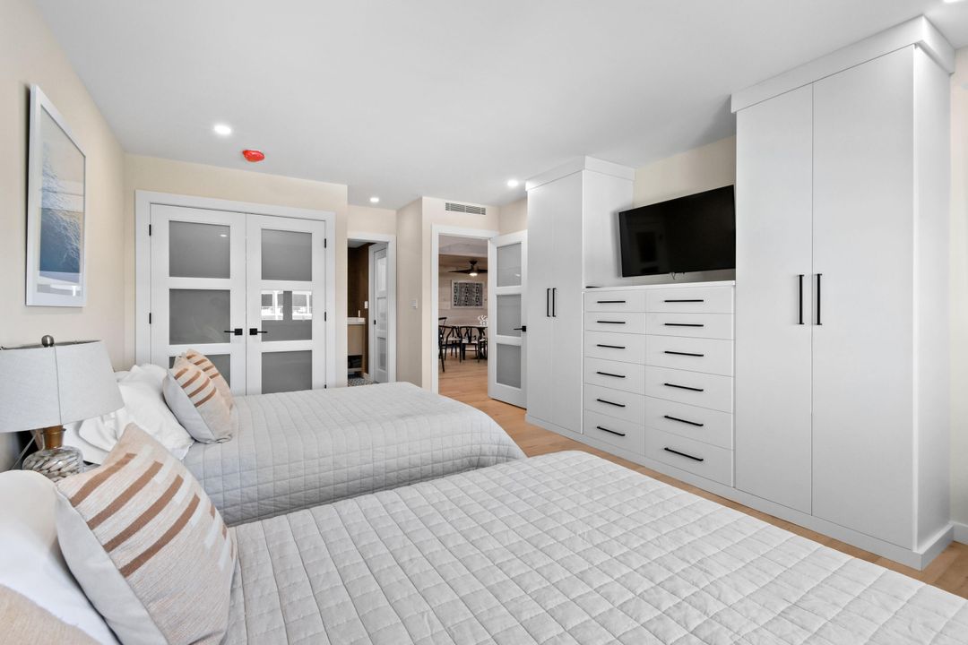 For Sale: $1,395,000 (2 beds, 2 baths, 1559 Square Feet)