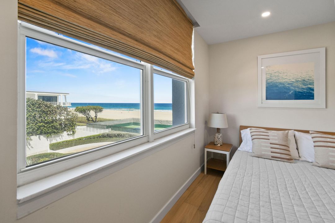 For Sale: $1,395,000 (2 beds, 2 baths, 1559 Square Feet)