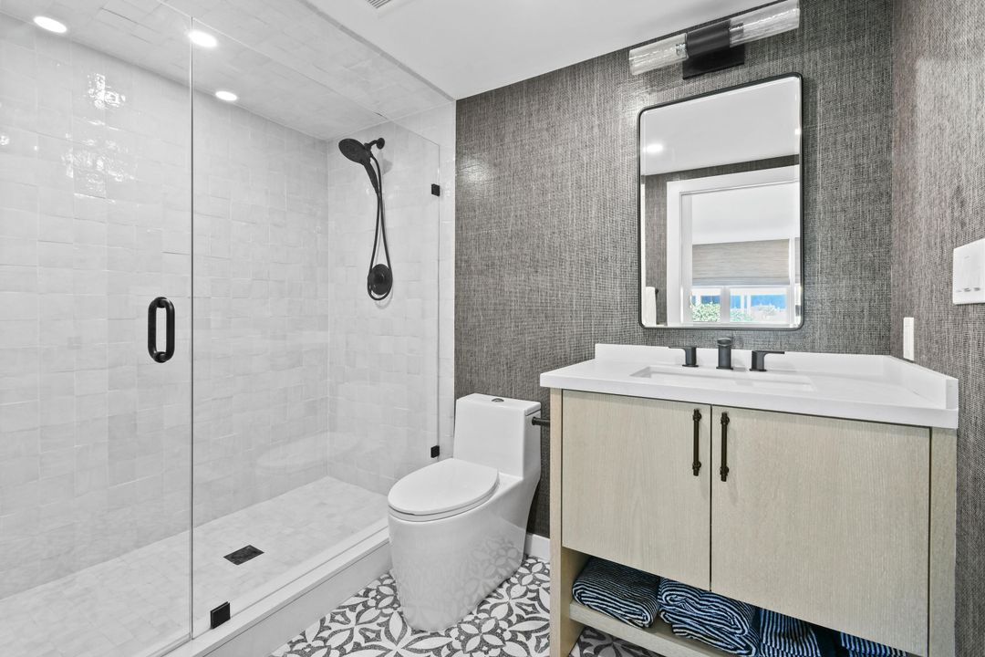 For Sale: $1,395,000 (2 beds, 2 baths, 1559 Square Feet)