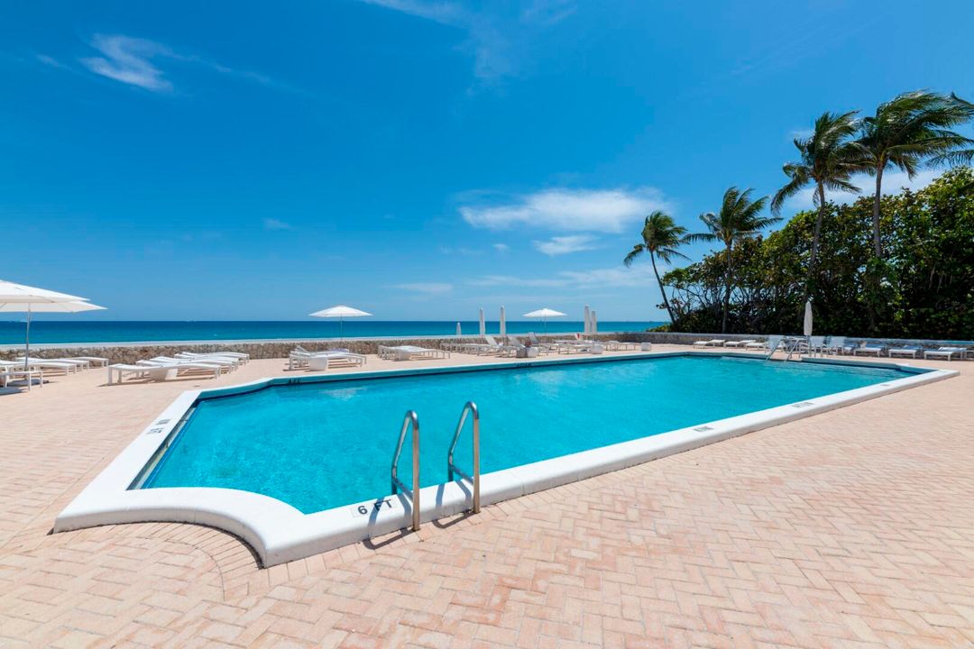 For Sale: $1,395,000 (2 beds, 2 baths, 1559 Square Feet)