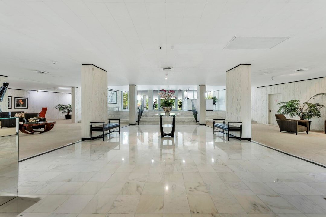 For Sale: $1,395,000 (2 beds, 2 baths, 1559 Square Feet)