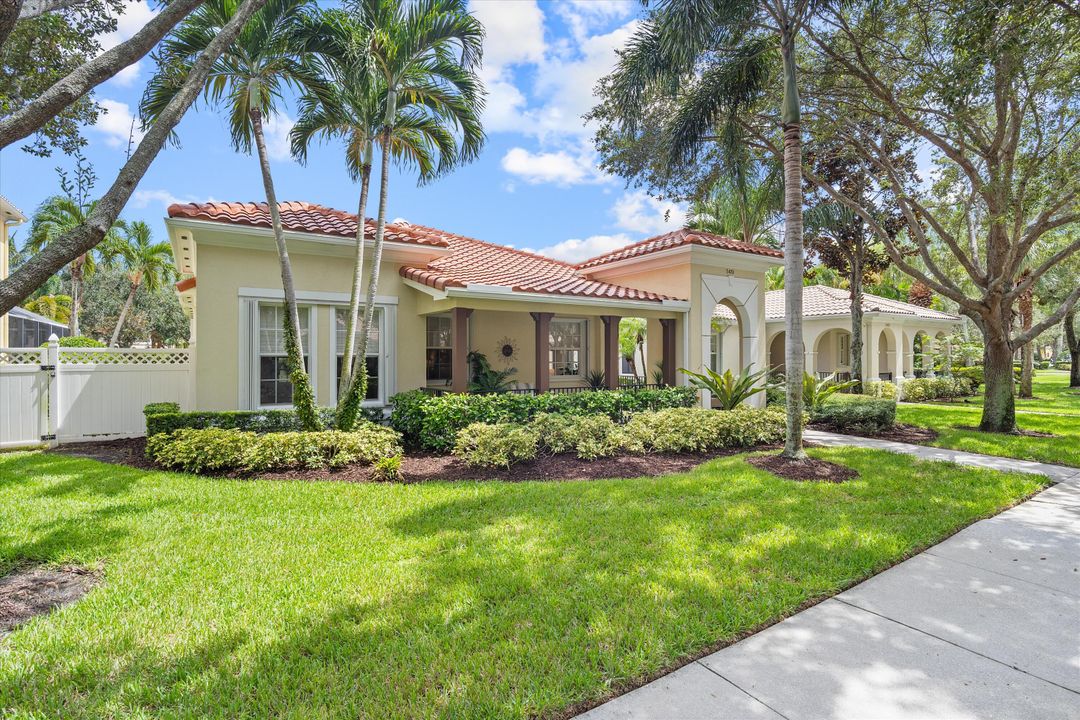 Recently Sold: $1,050,000 (3 beds, 2 baths, 1777 Square Feet)