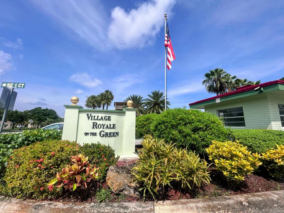 Active With Contract: $148,500 (2 beds, 2 baths, 960 Square Feet)