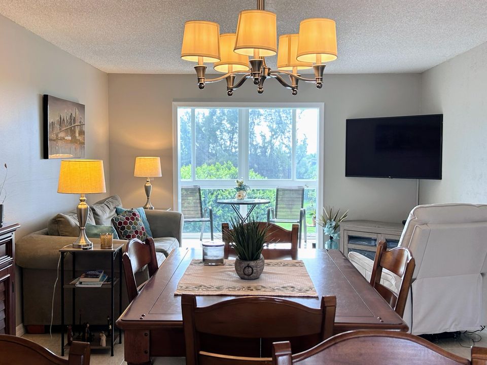 Active With Contract: $148,500 (2 beds, 2 baths, 960 Square Feet)