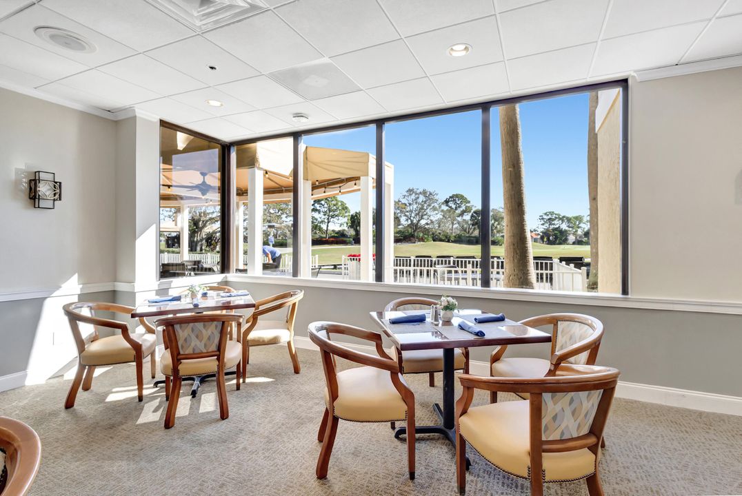 Под контрактом: $639,900 (3 спален, 2 ванн, 1812 Квадратных фут)