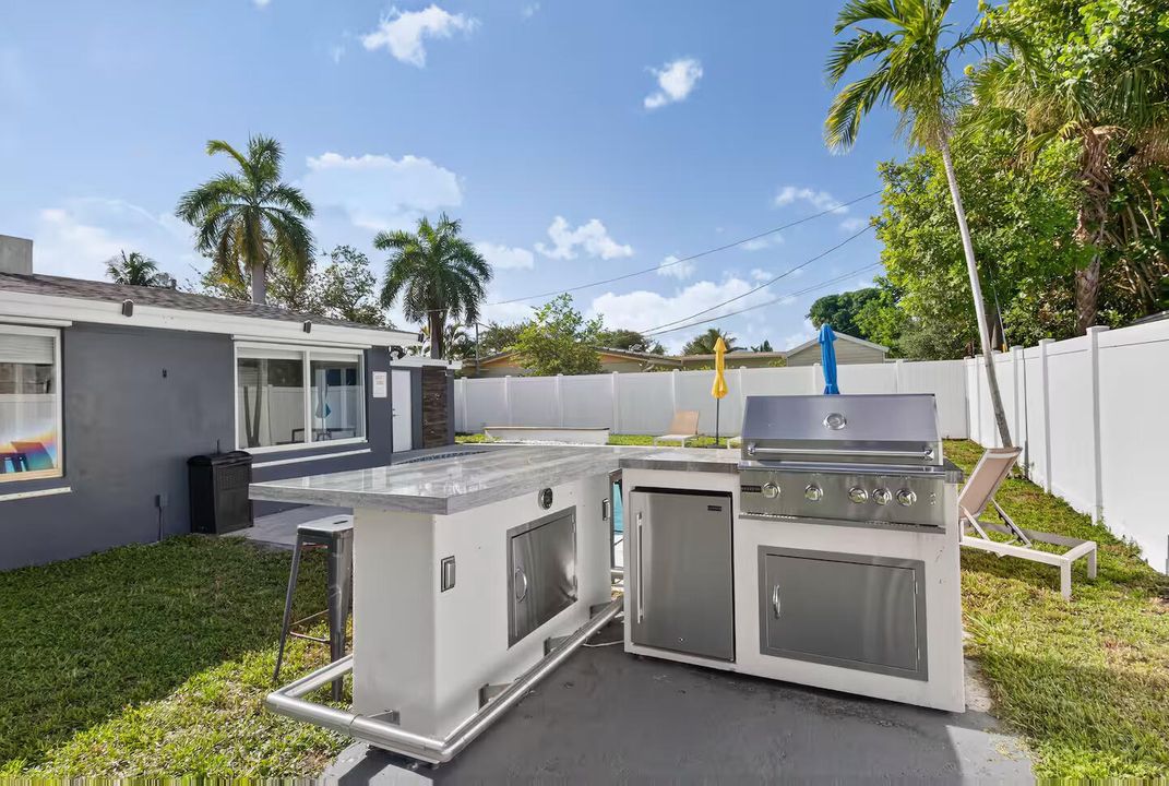 Active With Contract: $560,000 (3 beds, 2 baths, 1392 Square Feet)