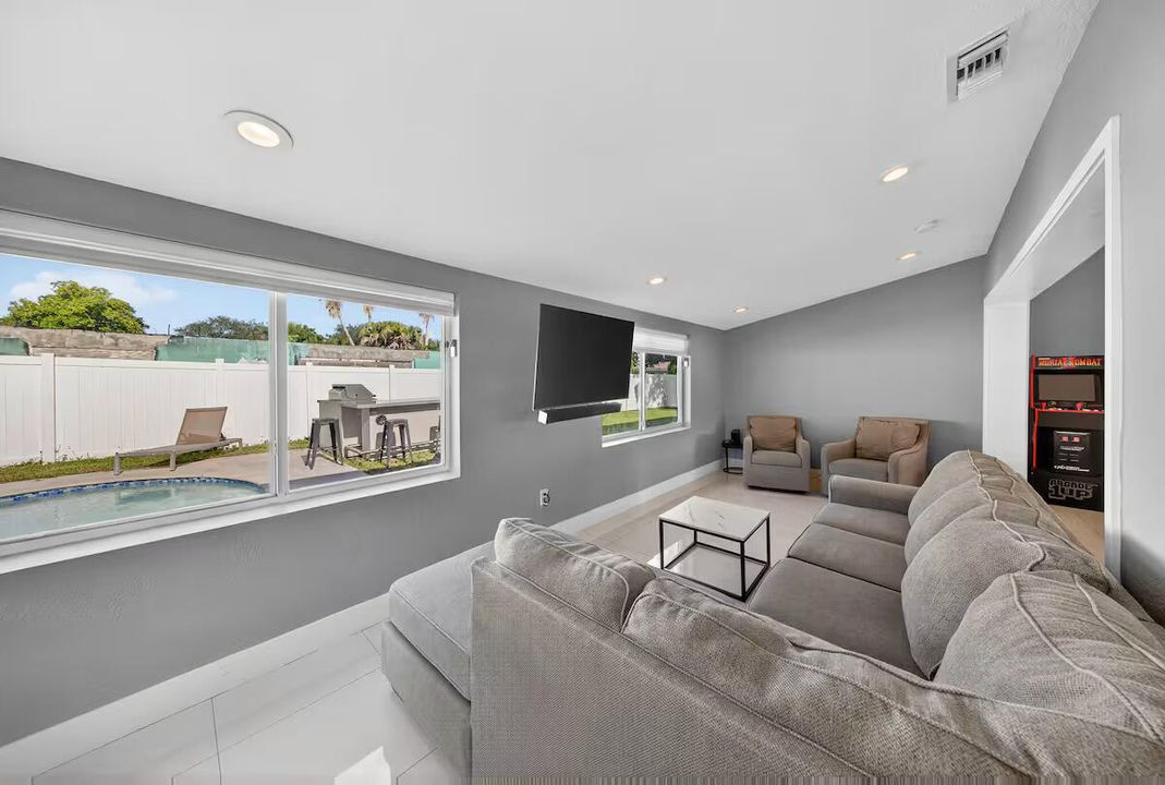 Active With Contract: $560,000 (3 beds, 2 baths, 1392 Square Feet)