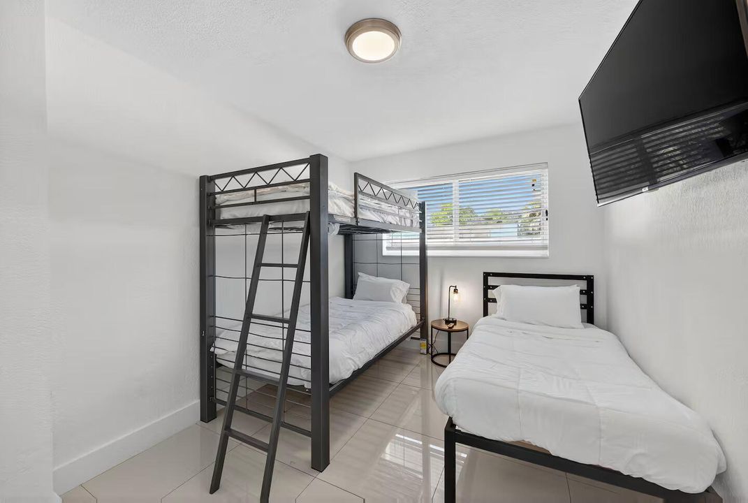 Active With Contract: $560,000 (3 beds, 2 baths, 1392 Square Feet)