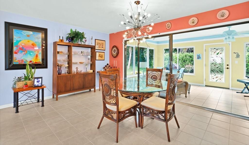 合同活跃: $339,900 (2 贝兹, 2 浴室, 1540 平方英尺)