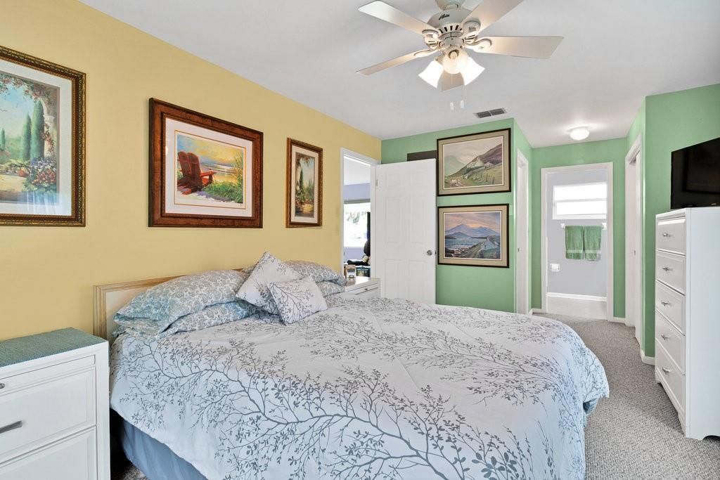 合同活跃: $339,900 (2 贝兹, 2 浴室, 1540 平方英尺)