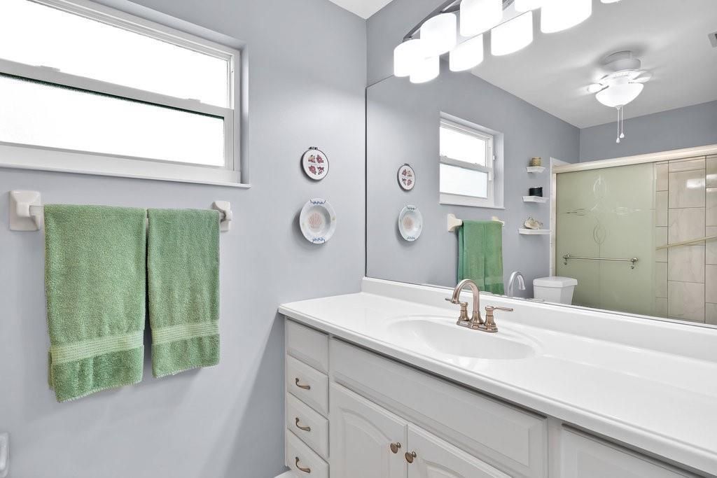 合同活跃: $339,900 (2 贝兹, 2 浴室, 1540 平方英尺)