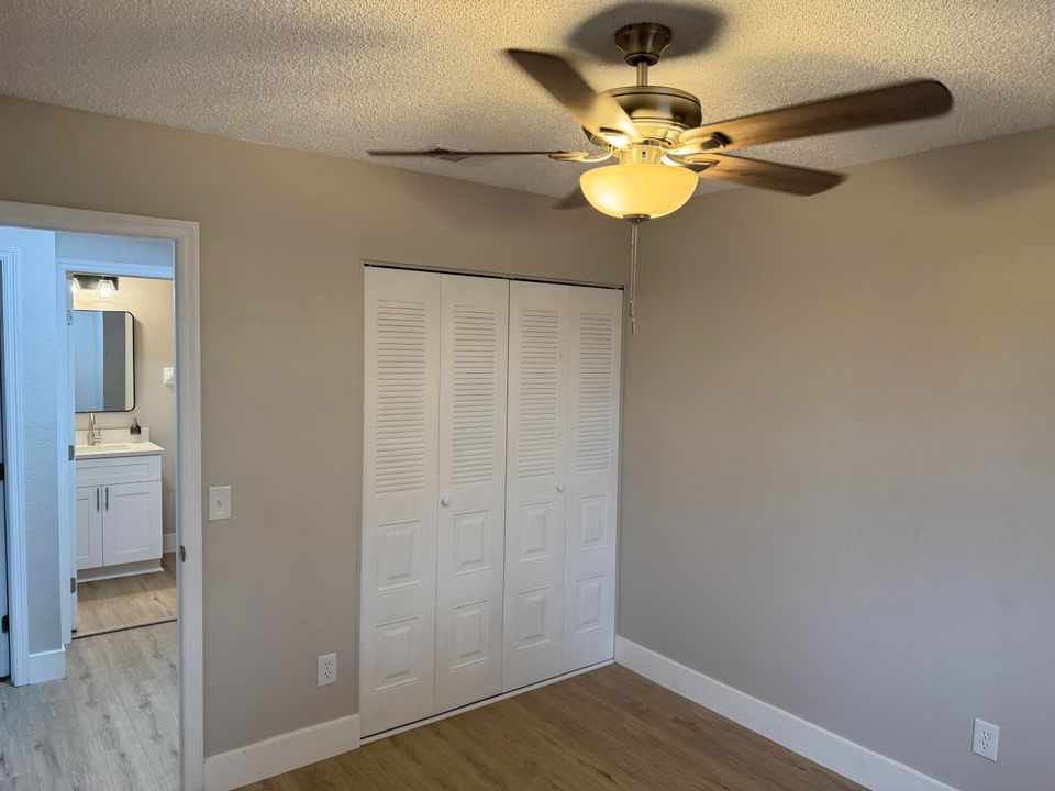 合同活跃: $319,000 (3 贝兹, 2 浴室, 1148 平方英尺)