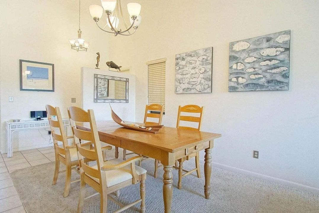 В аренду: $2,300 (2 спален, 2 ванн, 1305 Квадратных фут)