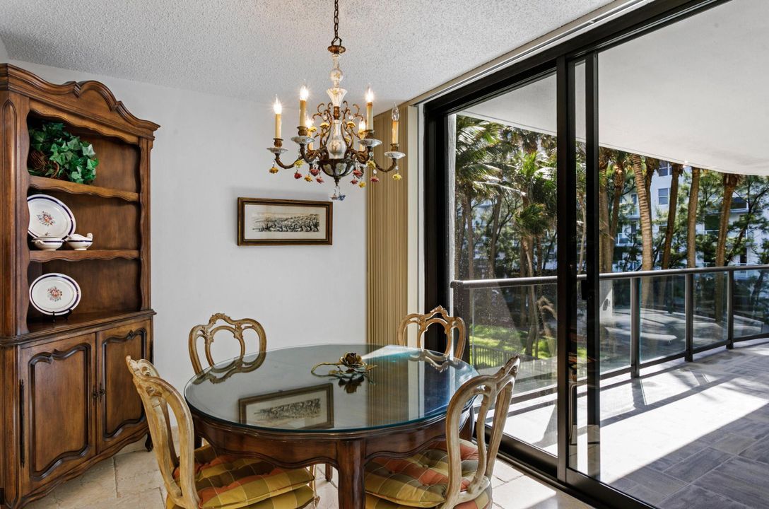 待售: $1,375,000 (2 贝兹, 2 浴室, 1886 平方英尺)