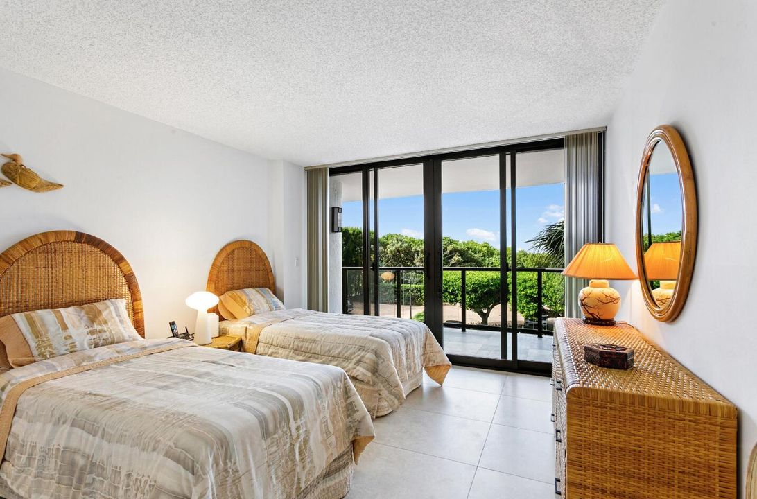 待售: $1,375,000 (2 贝兹, 2 浴室, 1886 平方英尺)