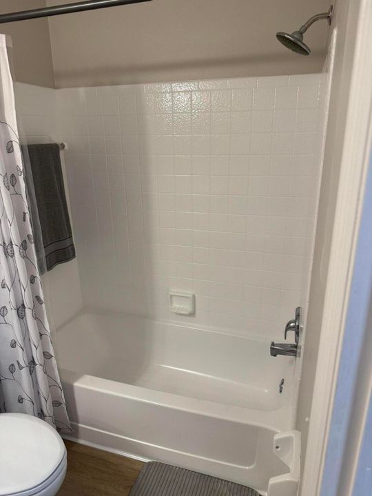 合同活跃: $319,000 (3 贝兹, 2 浴室, 1148 平方英尺)