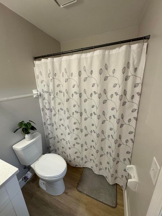 合同活跃: $319,000 (3 贝兹, 2 浴室, 1148 平方英尺)