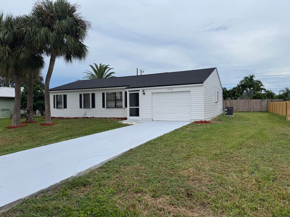 合同活跃: $319,000 (3 贝兹, 2 浴室, 1148 平方英尺)