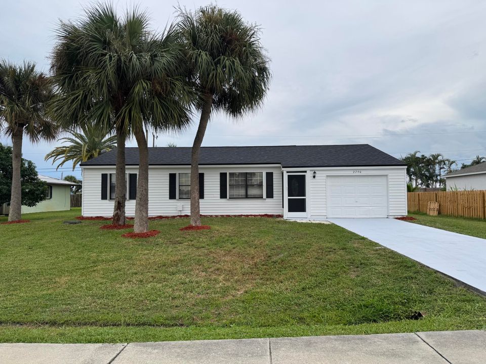 合同活跃: $319,000 (3 贝兹, 2 浴室, 1148 平方英尺)