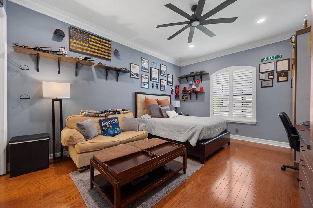 For Sale: $1,549,000 (3 beds, 3 baths, 2561 Square Feet)