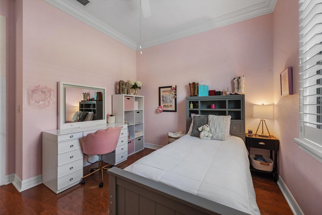 For Sale: $1,549,000 (3 beds, 3 baths, 2561 Square Feet)