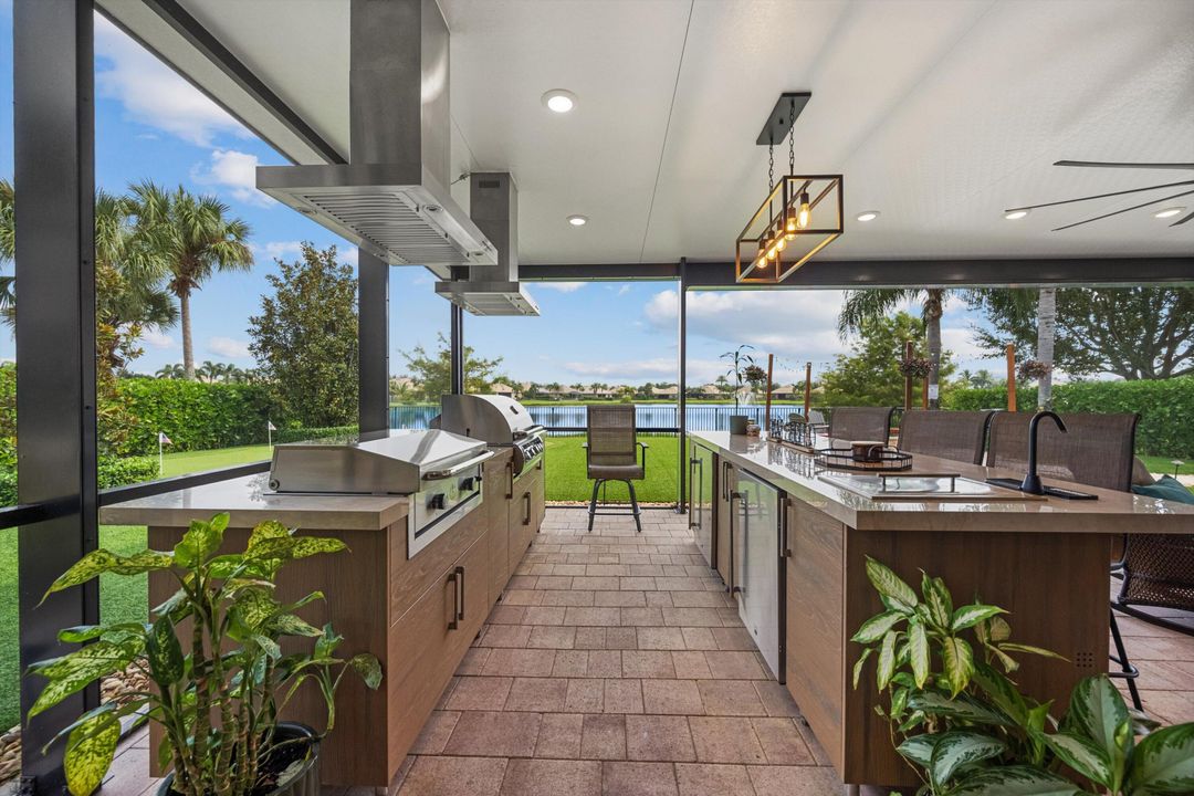 For Sale: $1,549,000 (3 beds, 3 baths, 2561 Square Feet)