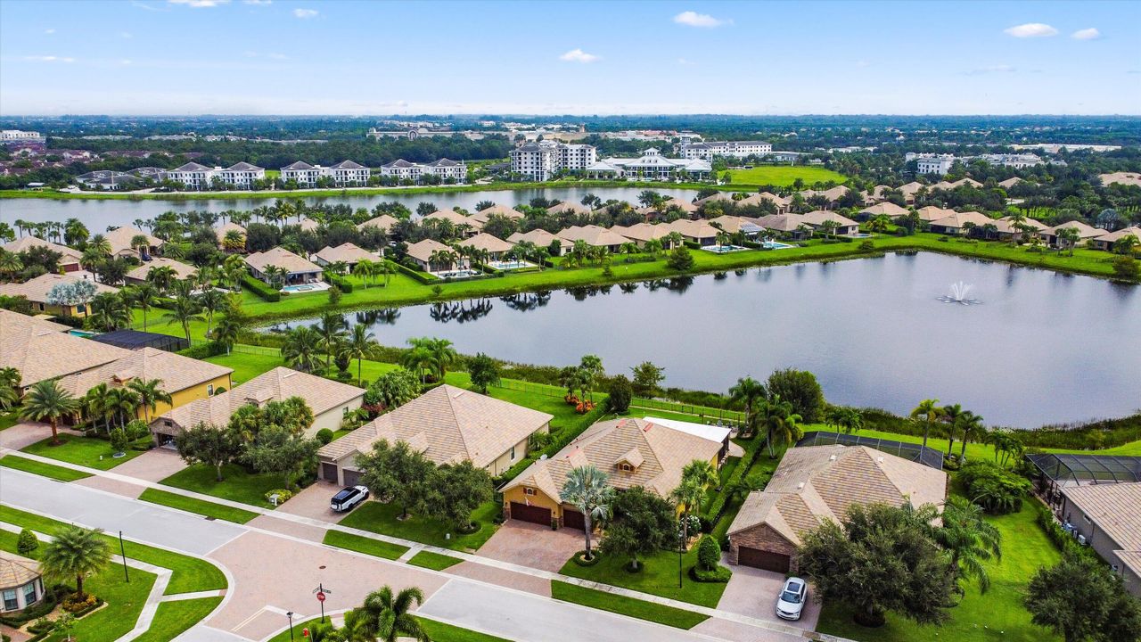 For Sale: $1,549,000 (3 beds, 3 baths, 2561 Square Feet)