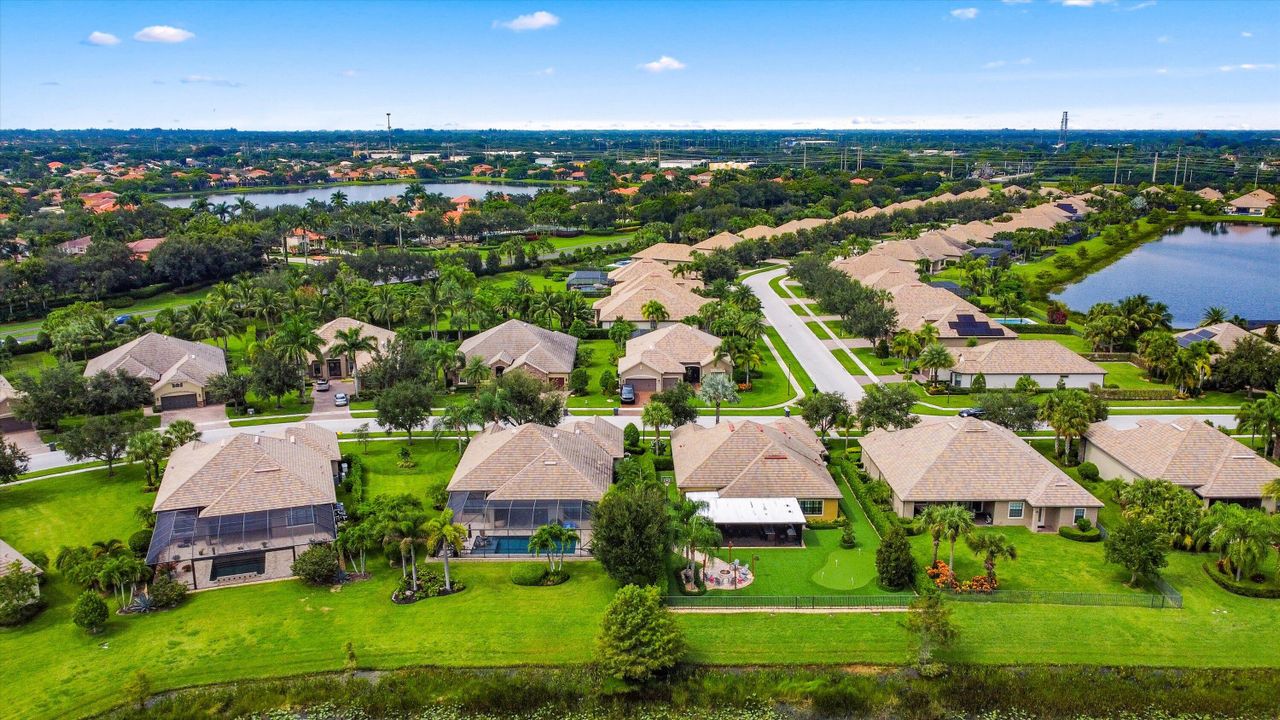 For Sale: $1,549,000 (3 beds, 3 baths, 2561 Square Feet)