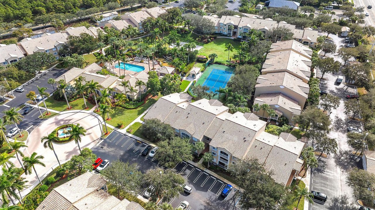 Activo con contrato: $229,000 (1 camas, 1 baños, 707 Pies cuadrados)