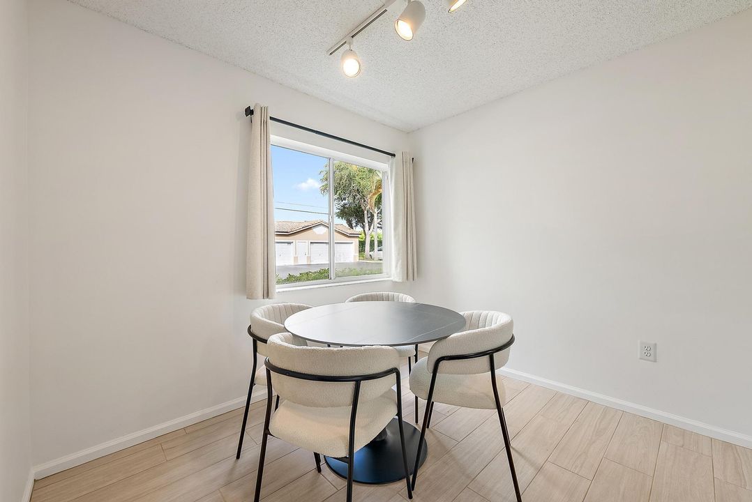 Activo con contrato: $229,000 (1 camas, 1 baños, 707 Pies cuadrados)