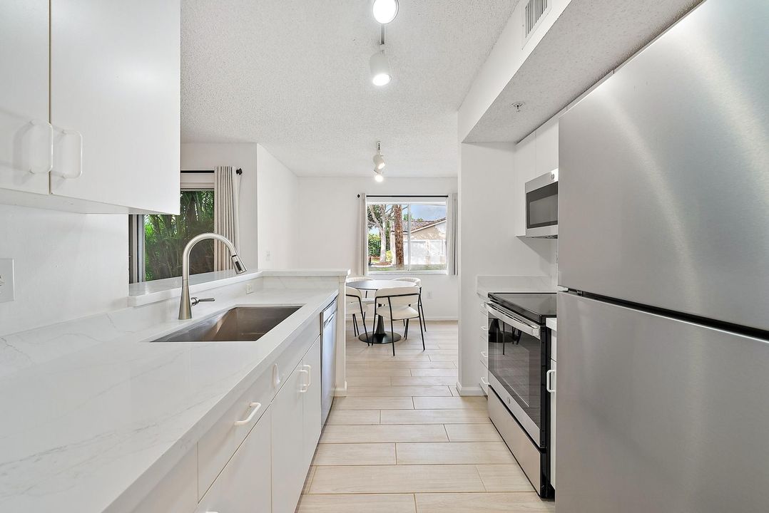 Activo con contrato: $229,000 (1 camas, 1 baños, 707 Pies cuadrados)