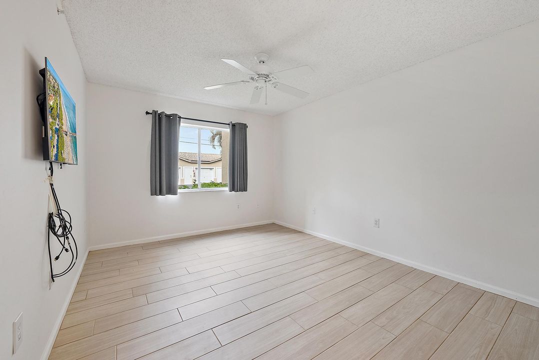 Activo con contrato: $229,000 (1 camas, 1 baños, 707 Pies cuadrados)