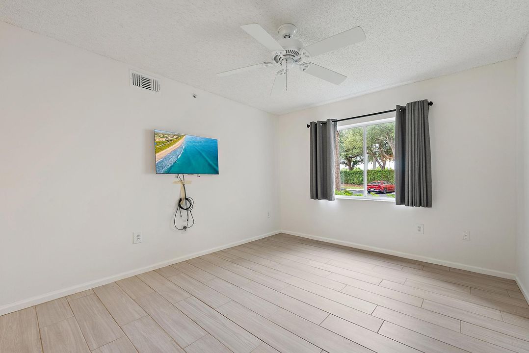 Activo con contrato: $229,000 (1 camas, 1 baños, 707 Pies cuadrados)