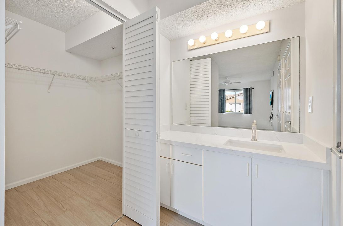 Activo con contrato: $229,000 (1 camas, 1 baños, 707 Pies cuadrados)