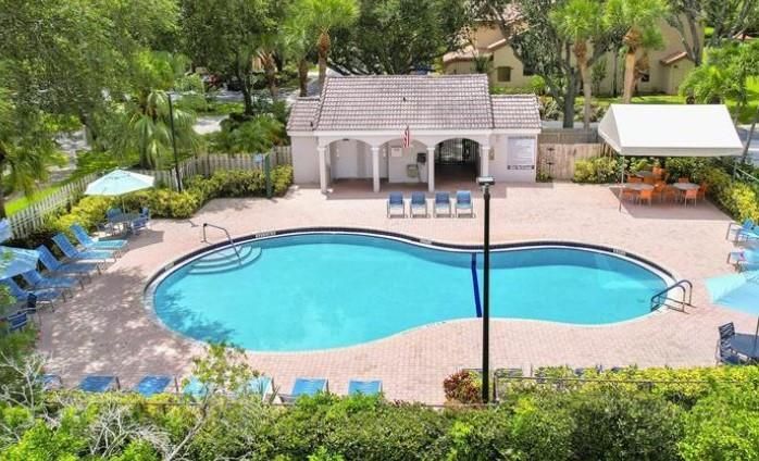 Active With Contract: $139,900 (3 beds, 2 baths, 1115 Square Feet)