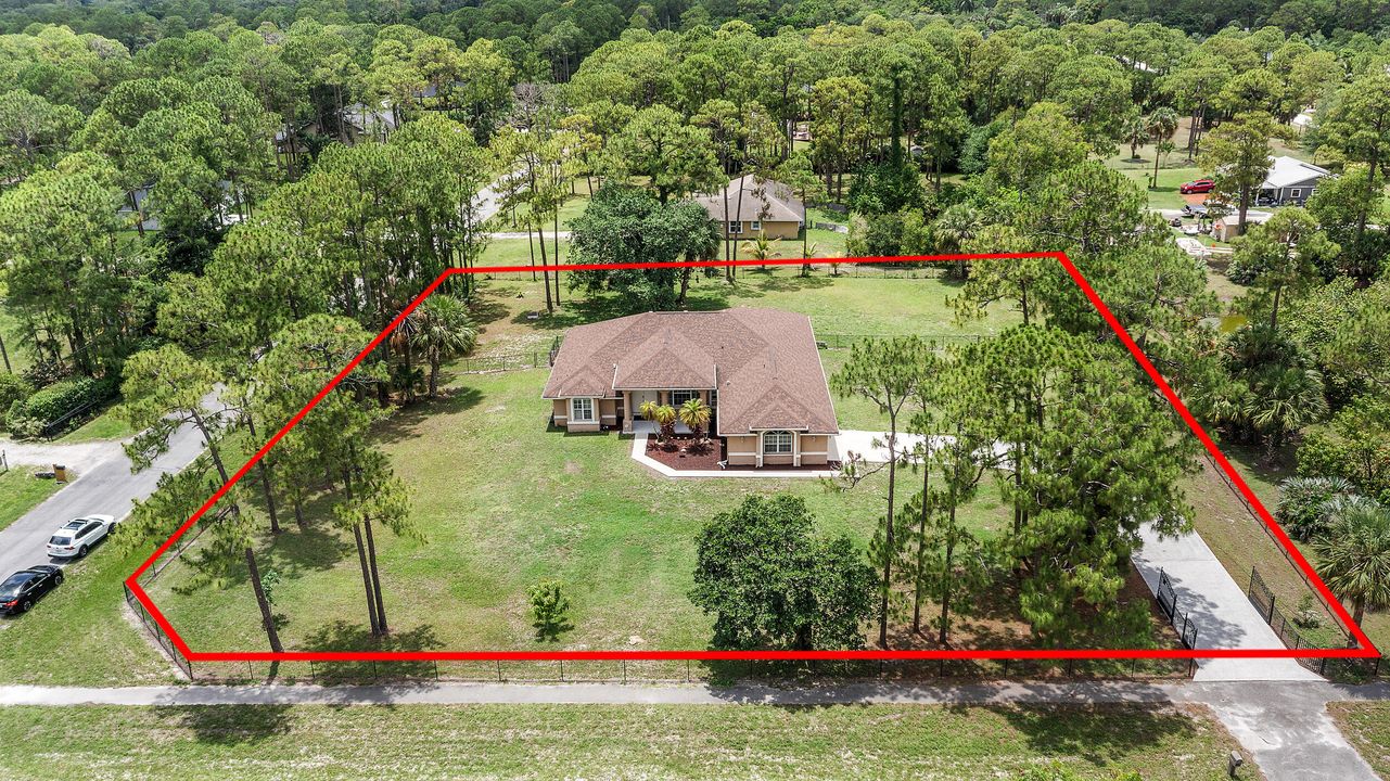 Recently Sold: $799,000 (4 beds, 3 baths, 2828 Square Feet)