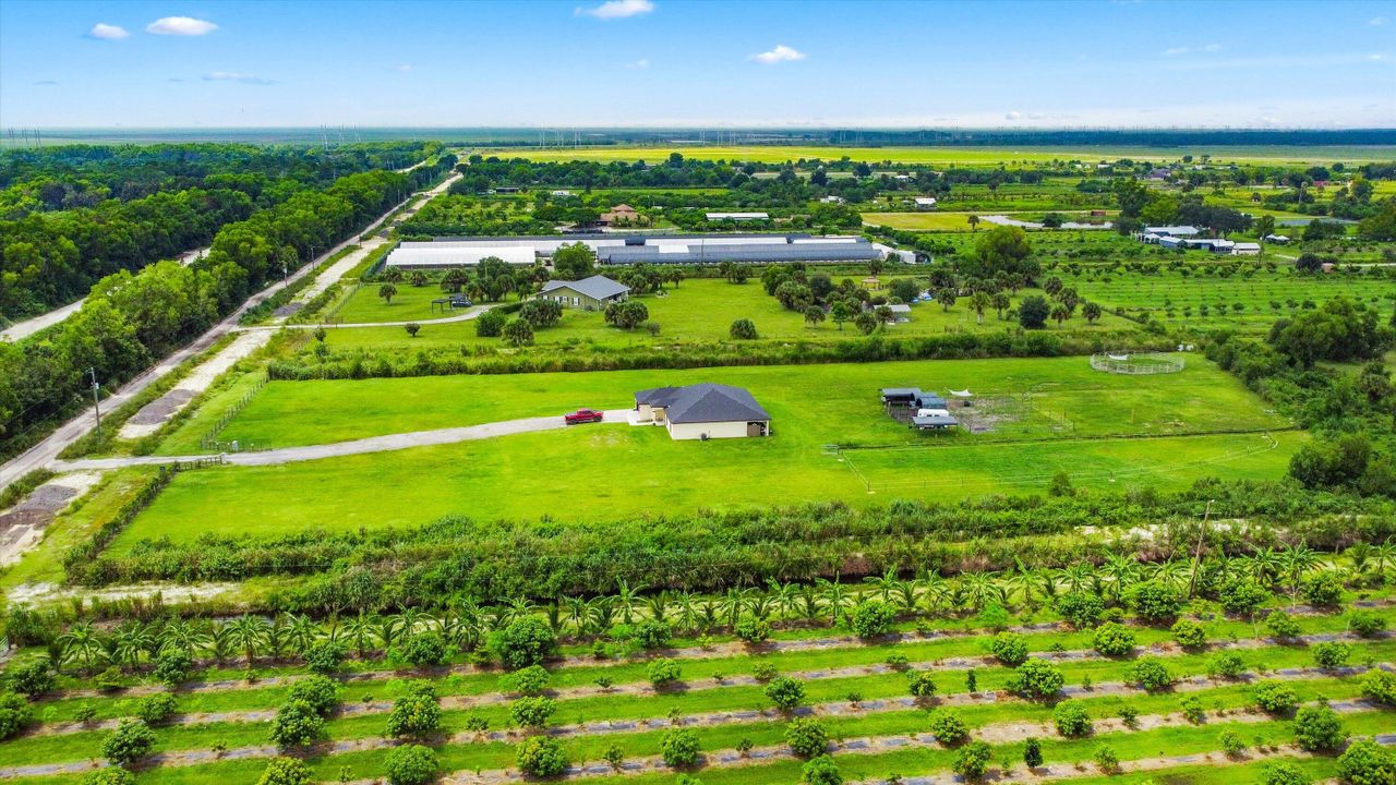 En Venta: $970,000 (4 camas, 2 baños, 2011 Pies cuadrados)