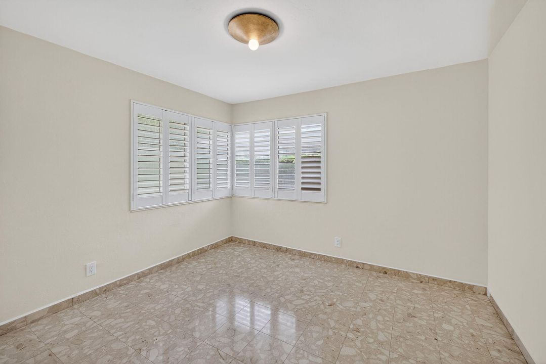 Activo con contrato: $4,500 (2 camas, 2 baños, 1040 Pies cuadrados)