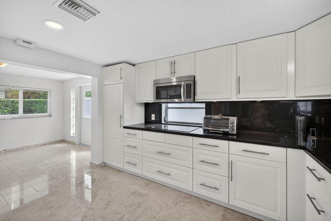 Activo con contrato: $4,500 (2 camas, 2 baños, 1040 Pies cuadrados)